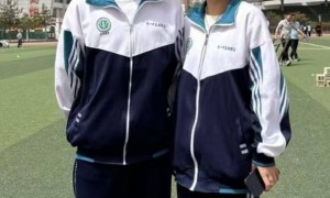 21岁大学生乔浩纹去世，爬完泰山回家时发生车祸，女友晒最后聊天