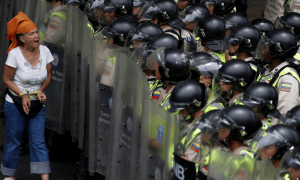 委内瑞拉发出投降请求，马杜罗用下台换取美国不动武，特朗普却无情拒绝