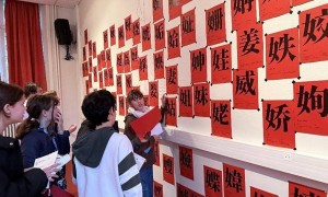 原创 
            外国网友：为什么英文还在不断造词进步，而中文已经停止演化了？