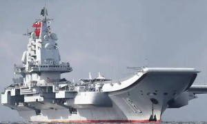 美国航母“尼米兹”号，长期逗留中方黄岩岛，055率队大胆插入，打乱美军布局！