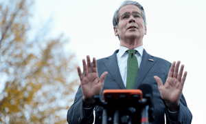 释新闻｜美国最高法院多名法官质疑特朗普关税合法性，意味着什么？