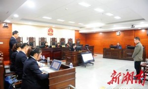 湖南落马厅官赵文彬的老板朋友圈:一起吃饭打牌,索别墅名车