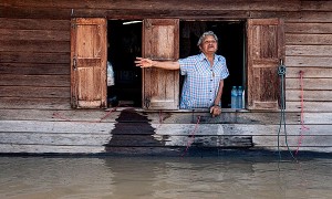 泰国强降雨及洪水已致该国多地12人死亡 数十万人受灾