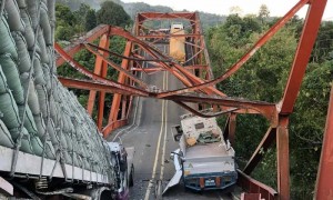 菲律宾一桥梁垮塌