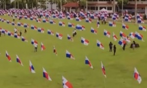巴拿马举行“插旗仪式” 纪念反美爱国行动