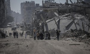 以总理下令袭击后 加沙城遭多起空袭