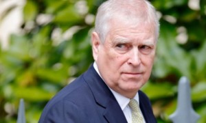 英国安德鲁王子被剥夺头衔及王室住所