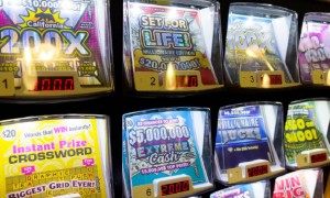 锦鲤附体!男子玩刮刮乐连续5次中奖揽1437万