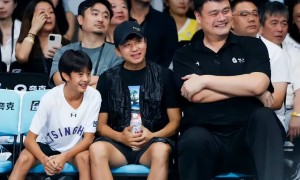 明星带娃忙:李湘陪王诗龄留学章子怡带醒醒追星,邓超看等等打球