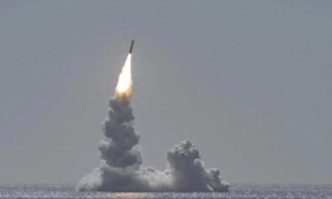 东风-5C宣布覆盖全球后,美军连射4枚导弹,未来战局已变