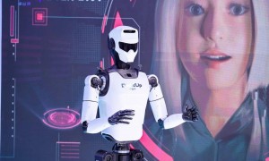 全国首个机器人博士,上理研发机器人被上戏录取