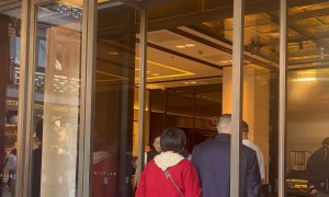 实探上海水贝!金价大跌后,金店客流量断崖式下降,有商家称“四位数时生意最好”