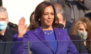 “一生都在打破天花板”,哈里斯离美国总统宝座还有多远?