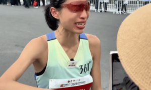“最快女护士”张水华复出刷新个人最好成绩,就职医院回应:保证医疗安全、本职服务基础上,可以有个人兴趣爱好